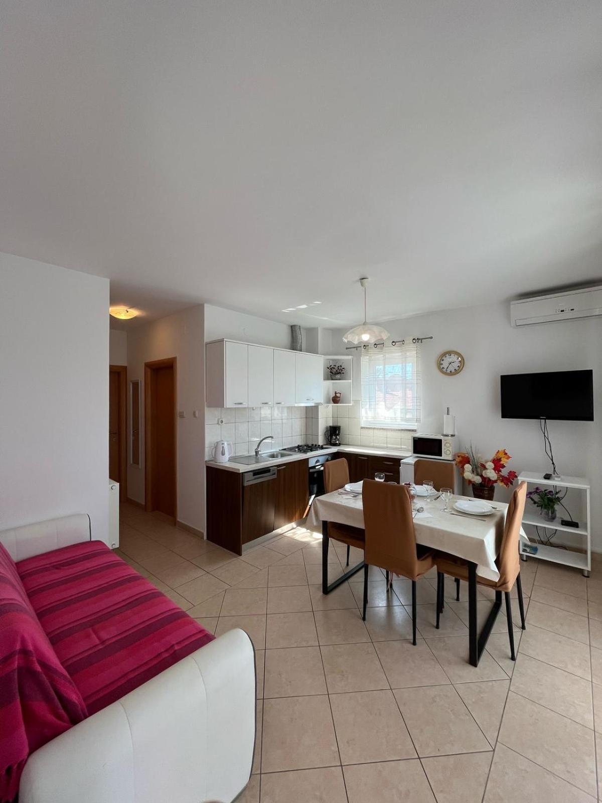 Apartments Nella Sveti Anton  Εξωτερικό φωτογραφία