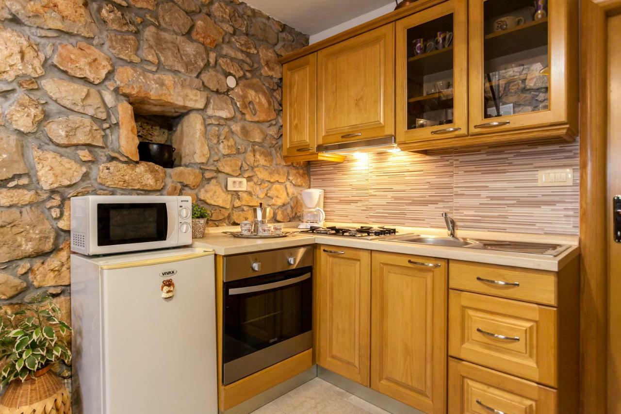 Apartments Nella Sveti Anton  Εξωτερικό φωτογραφία